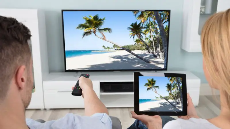 Como conectar o tablet à Smart TV sem fio?