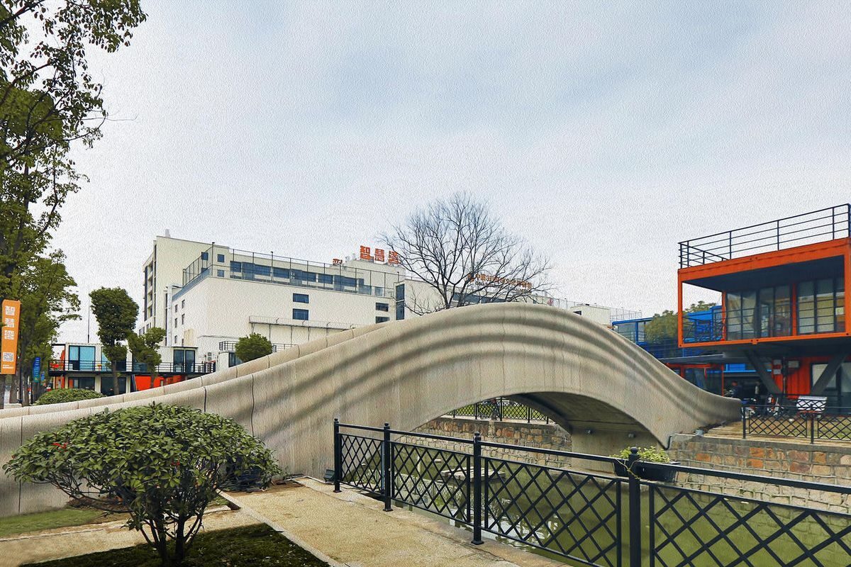 A maior ponte pedonal de concreto impressa em 3D do mundo fica na China