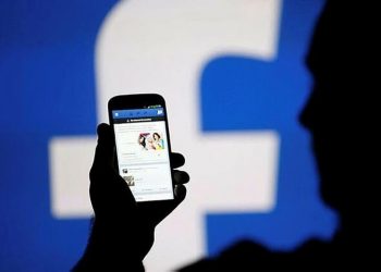 Como ver a história de alguém no Facebook sem que eles saibam?